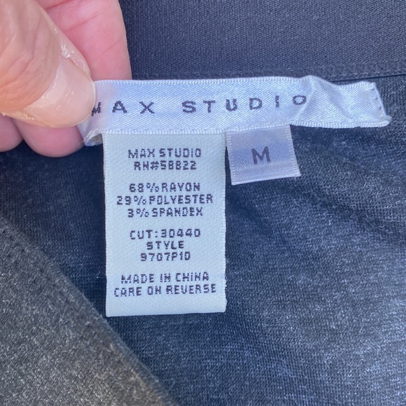 Max studio short skirt size medium color black - Picture 2 of 2